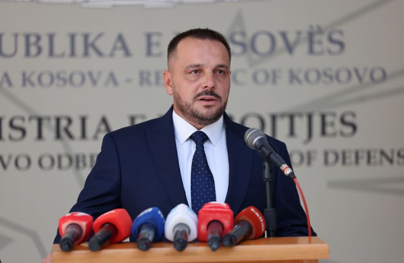 Kosovo Defense Minister warns of potential armed group attacks backed by Serbia