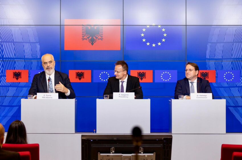 Edi Rama, Péter Szijjártó and Olivér Várhelyi