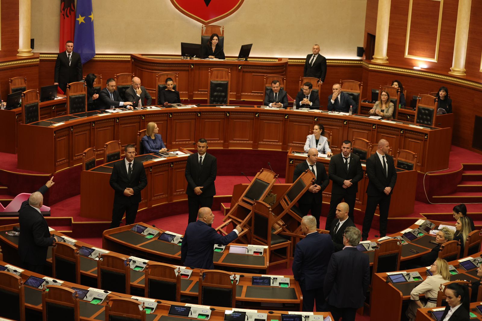 Administrative Court reverses decision to expel Democratic Party MPs from Parliament