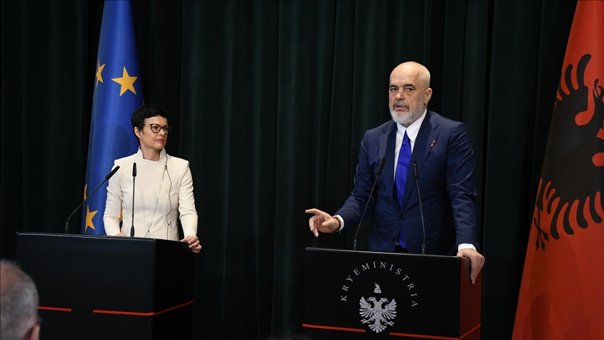 EU Enlargement Commissioner in Tirana: Albania deserves the EU