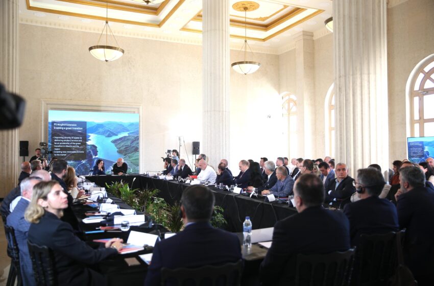 Prime Minister Edi Rama and Deputy Prime Minister Belinda Balluku speaking about Albania’s energy progress and future ambitions during meetings in Fier on April 29.
