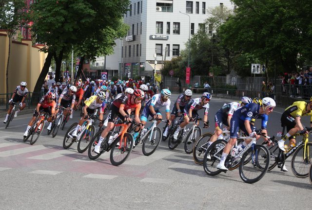 3rd Giro d’Italia leg during election day prompts SP to request extended voting hours in Vlora