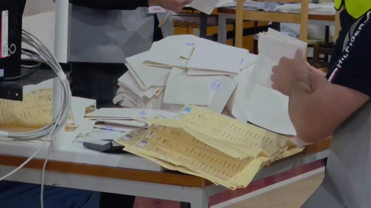SP secures 83 seats after Vlora win, DP loses ground in Tirana