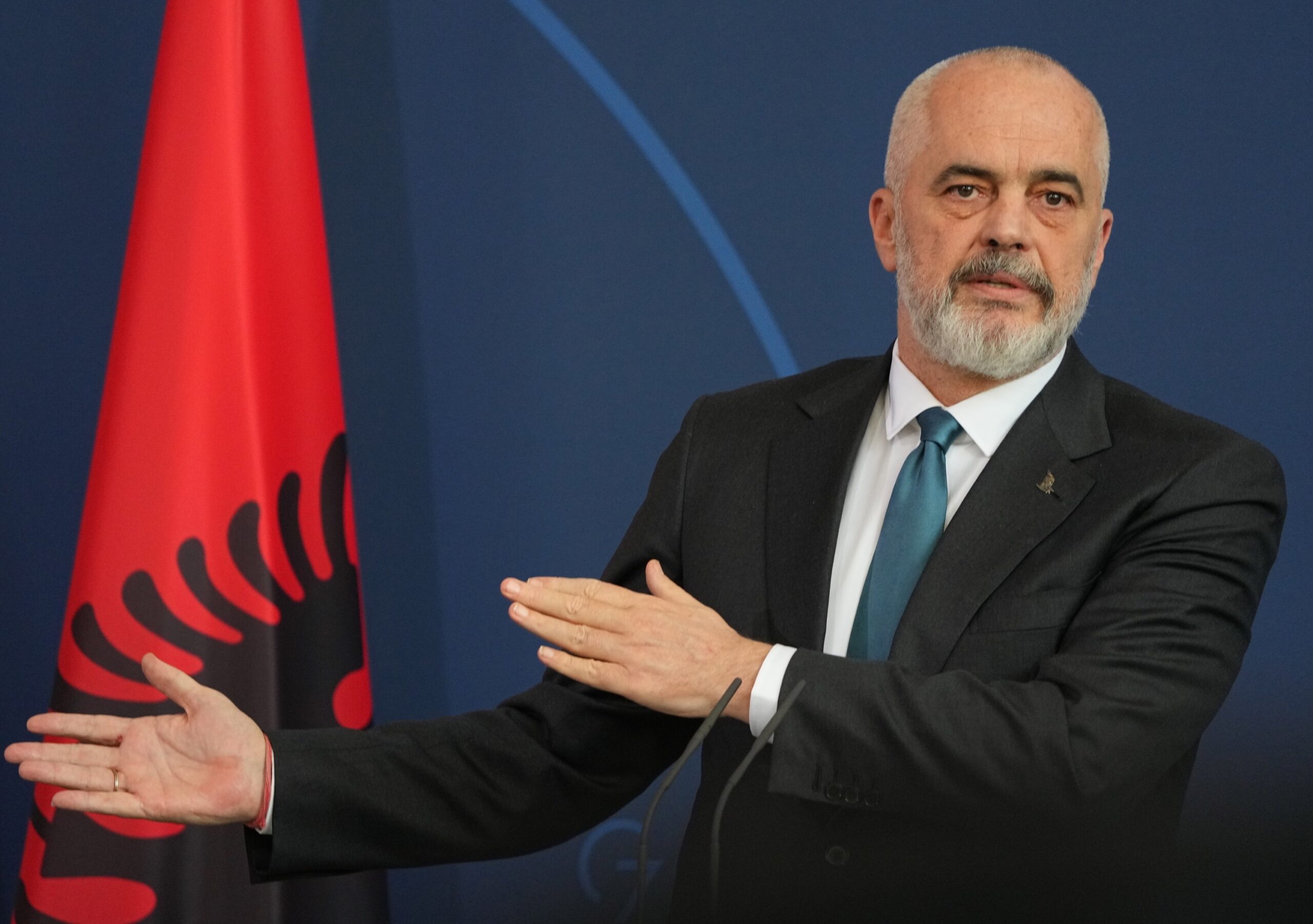 Rama clashes with Farage over migrant policy, as Albanian PM challenges UK politician’s “1 in 50” claim on Albanian in UK