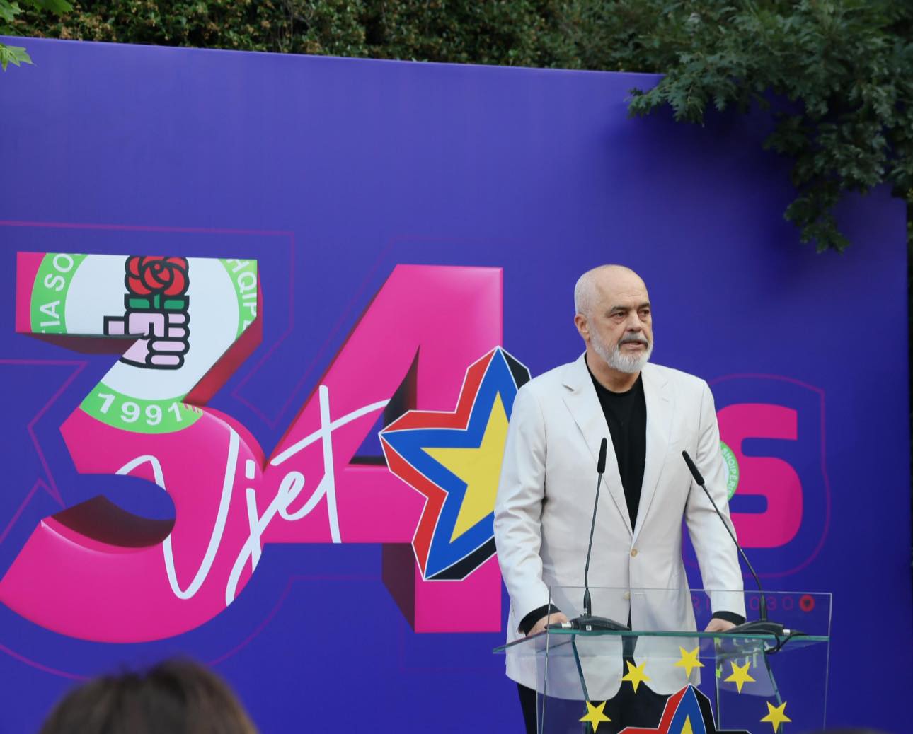 Socialists mark 34th anniversary with fourth term and new parliamentary class