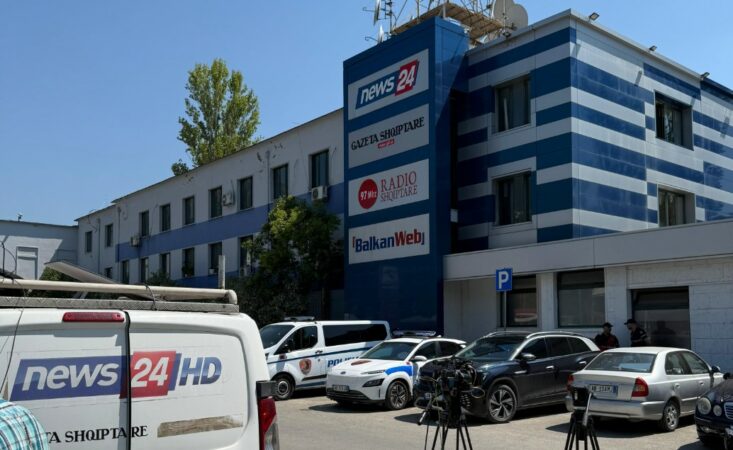 Police and bailiffs move to vacate News24 premises; State Advocacy cites expired lease