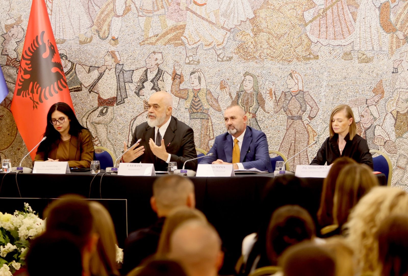Government unveils legal package against illegal construction and arson