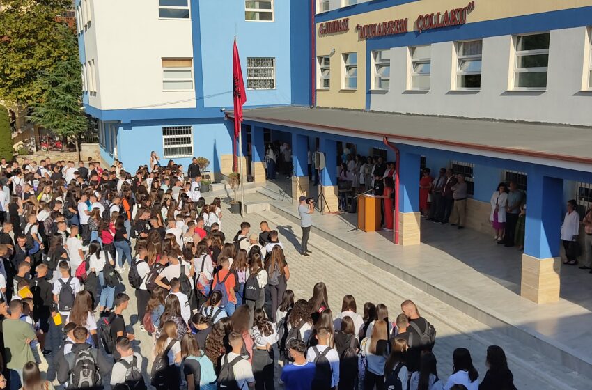 New school year starts with 345,000 students amid falling enrollments