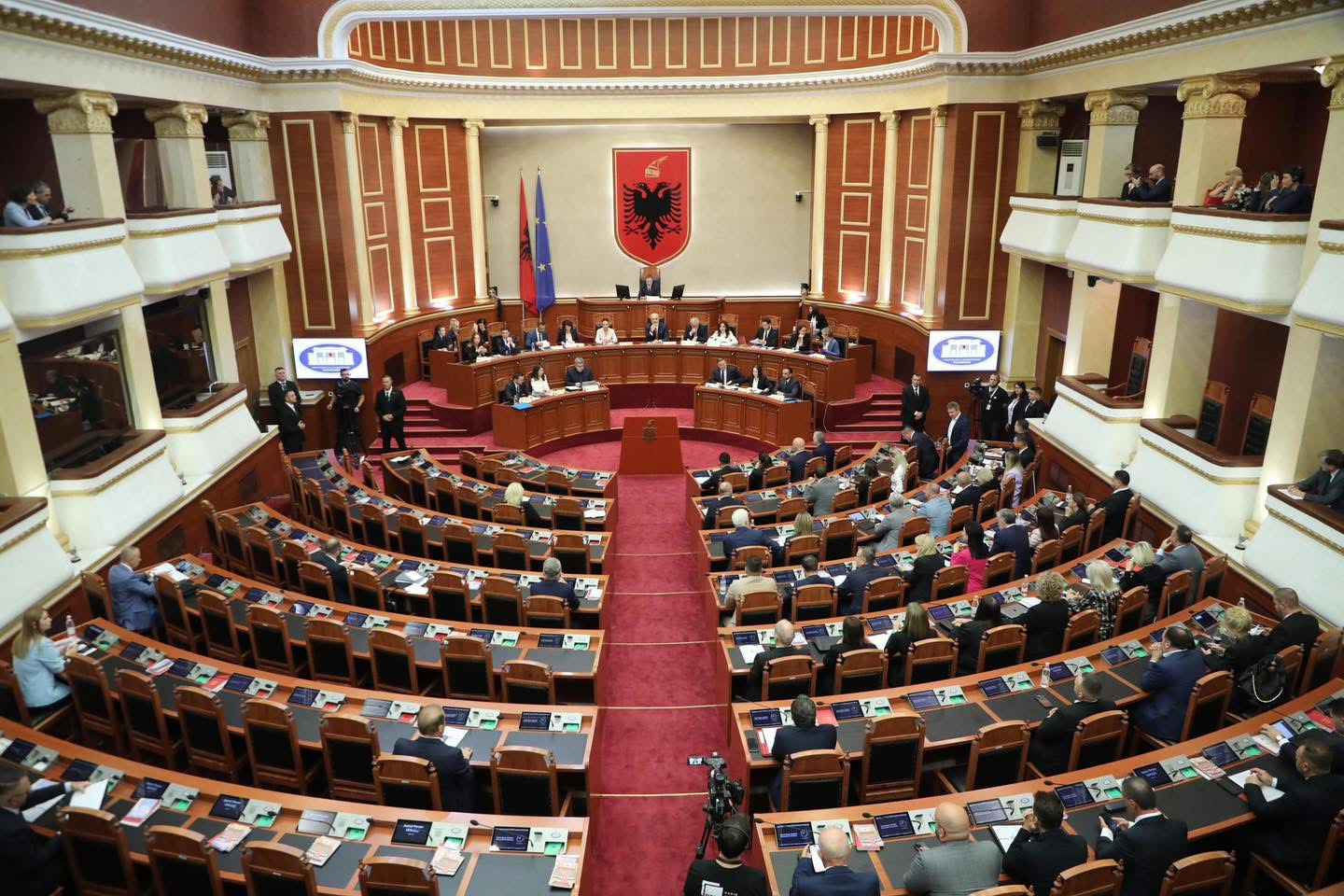 Albanian parliament holds short session to approve government program and cabinet