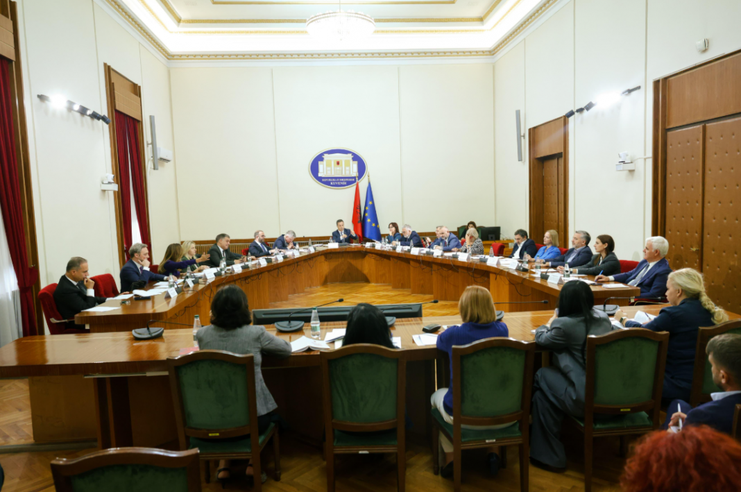 Democratic Party demands parliamentary debate on government program