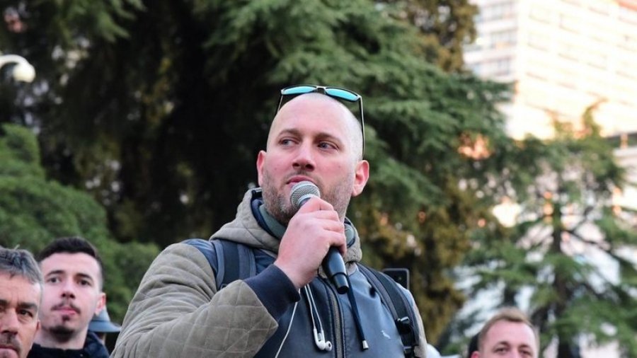 PD backs comedian for Tirana mayor amid fracturing of opposition